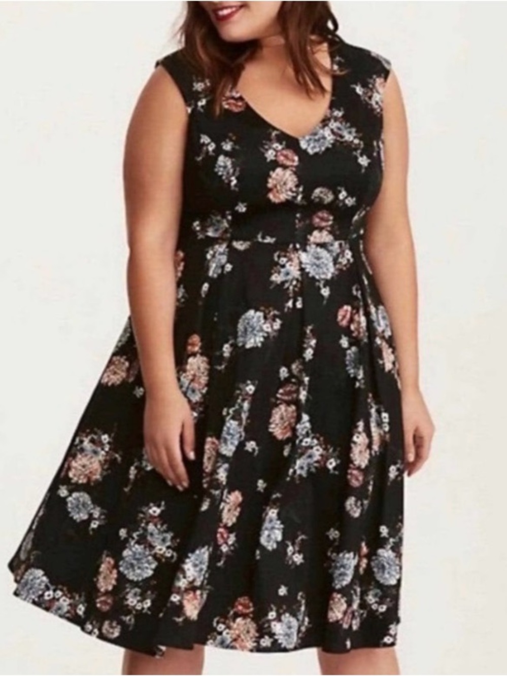 Torrid Floral Print Pleated Vneck Skater Fit Flare Dress Black Size 16